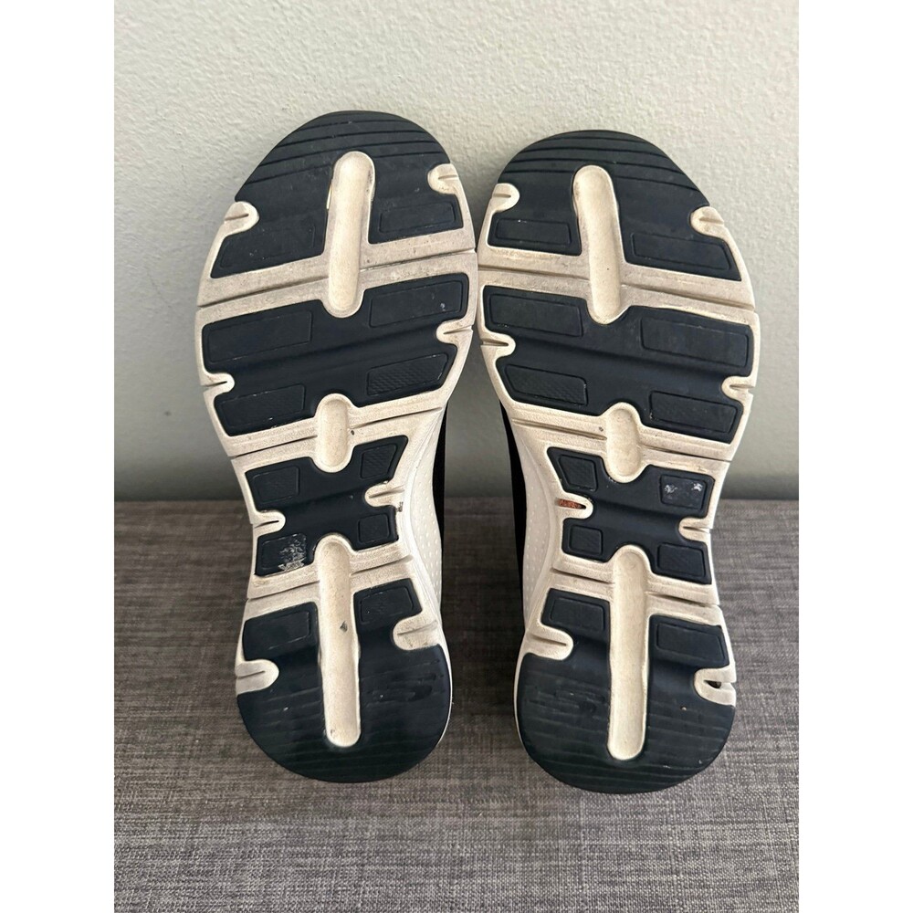 Women’s Skechers Arch Fit Black/White Running Shoes Size 7 - Picture 4 of 9